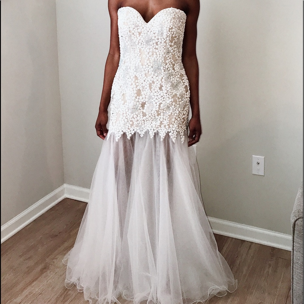 Beautiful brand new Tony Bowls dress w/ tags